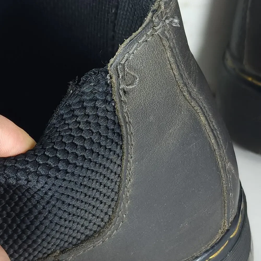 Dr. Martens Men's Hardie US 10 Black Leather Pull On Chelsea Work Boots
